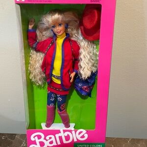 🩷NIB. Vintage. RARE! Barbie Doll United colors